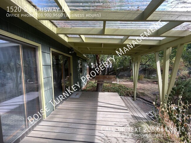 Building Photo - 1520 Chrisway Dr