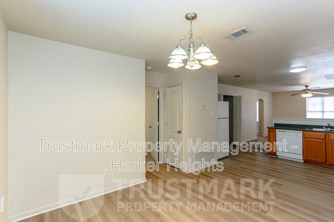 Building Photo - 411 Brittney Way