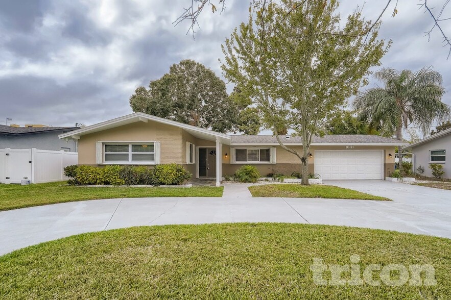 Building Photo - 1641 Patlin Cir N