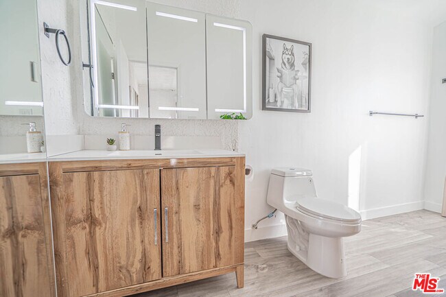 Building Photo - 35315 Glenwall St