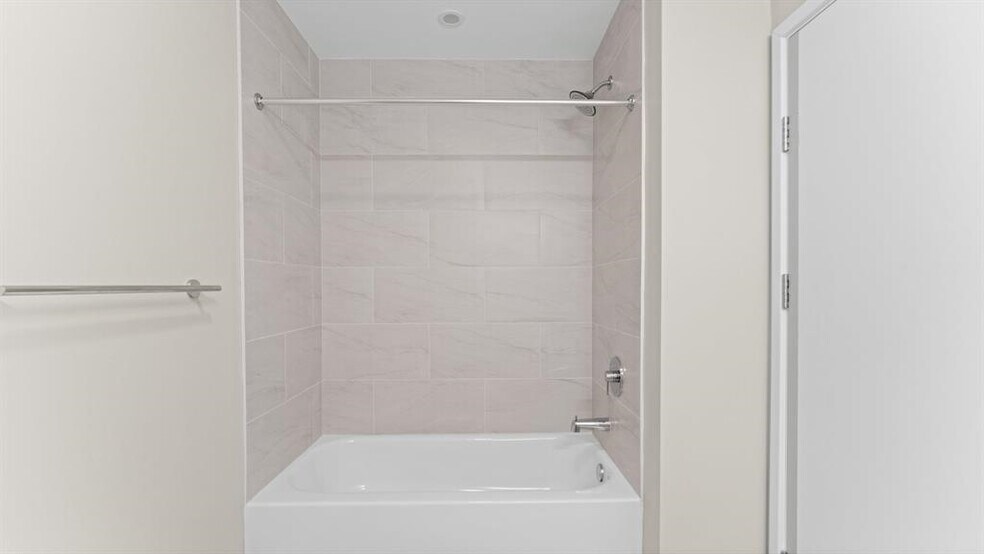 Building Photo - 475 Communipaw Ave