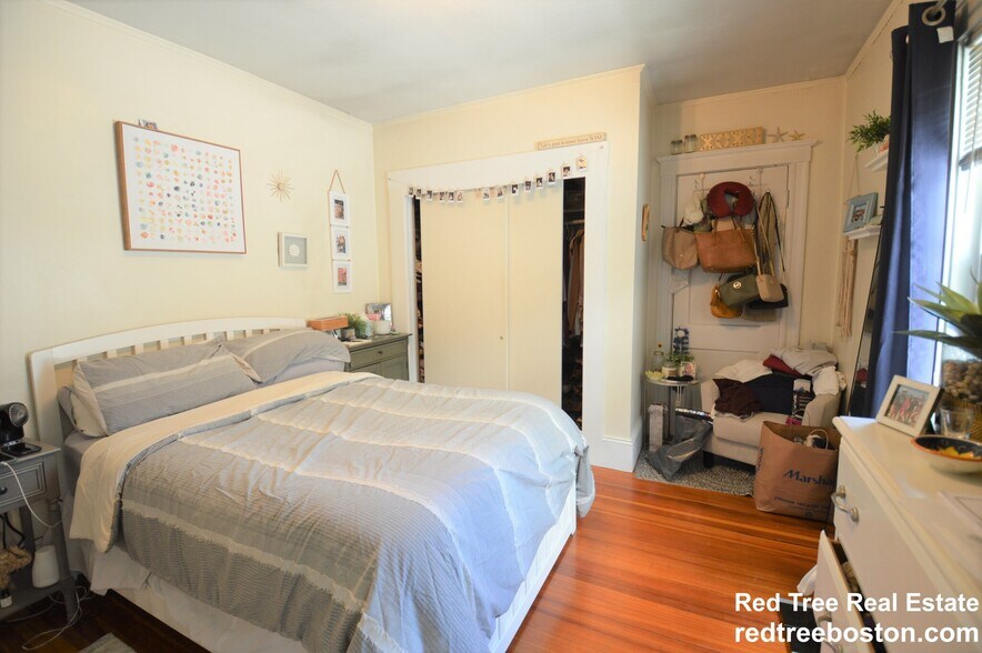Building Photo - 18 Hunnewell Ave