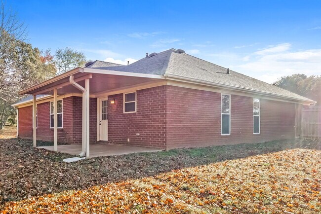 Building Photo - 93 Bloomington Cove