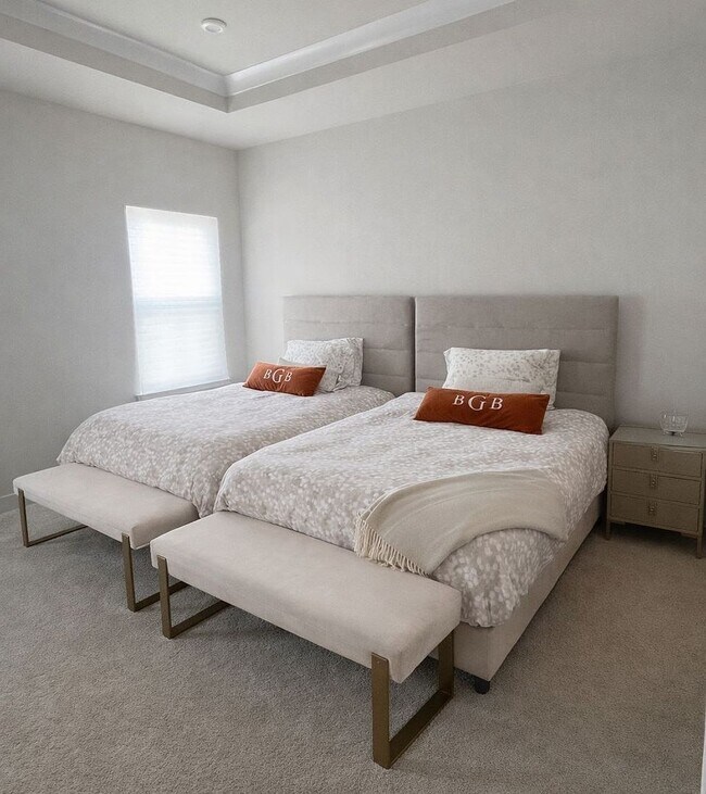 Building Photo - 104 S Durham Dr