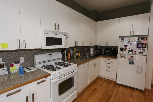 Building Photo - 1522 W Fry St