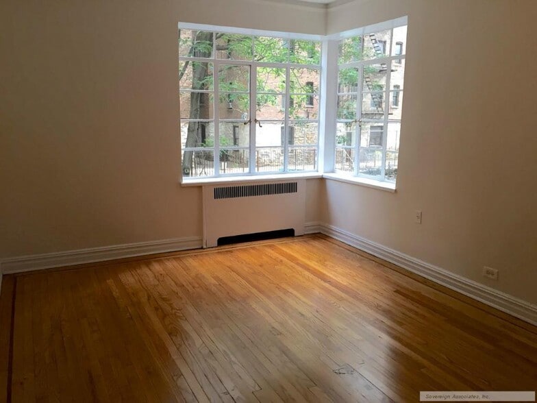 Building Photo - 135 W 225th St