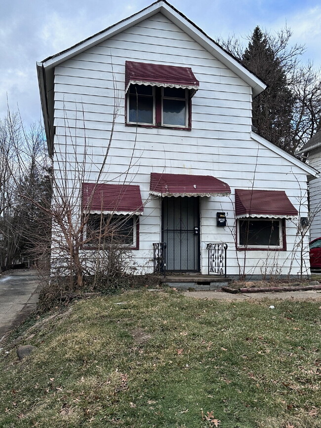 Building Photo - Slavic Village 2 Bedroom Unit