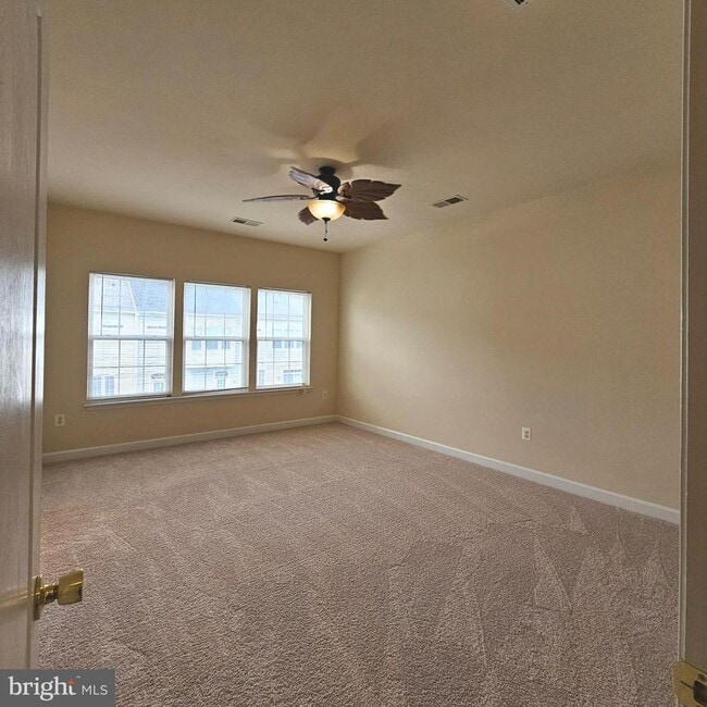 Building Photo - 725 Chevington Ct
