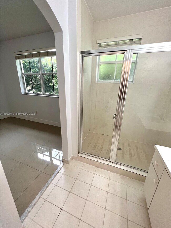 Building Photo - 4951 Tradewinds Ter