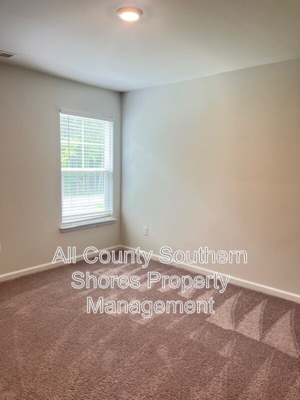 Building Photo - 2879 Pegasus Pl