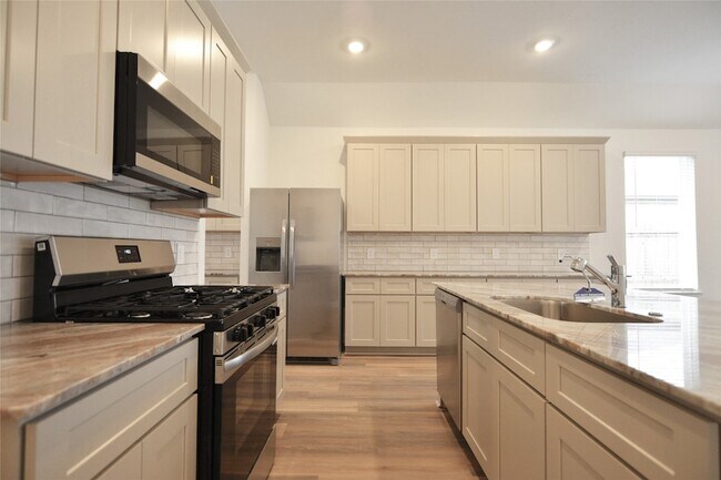 Building Photo - 4116 Sterling Spgs