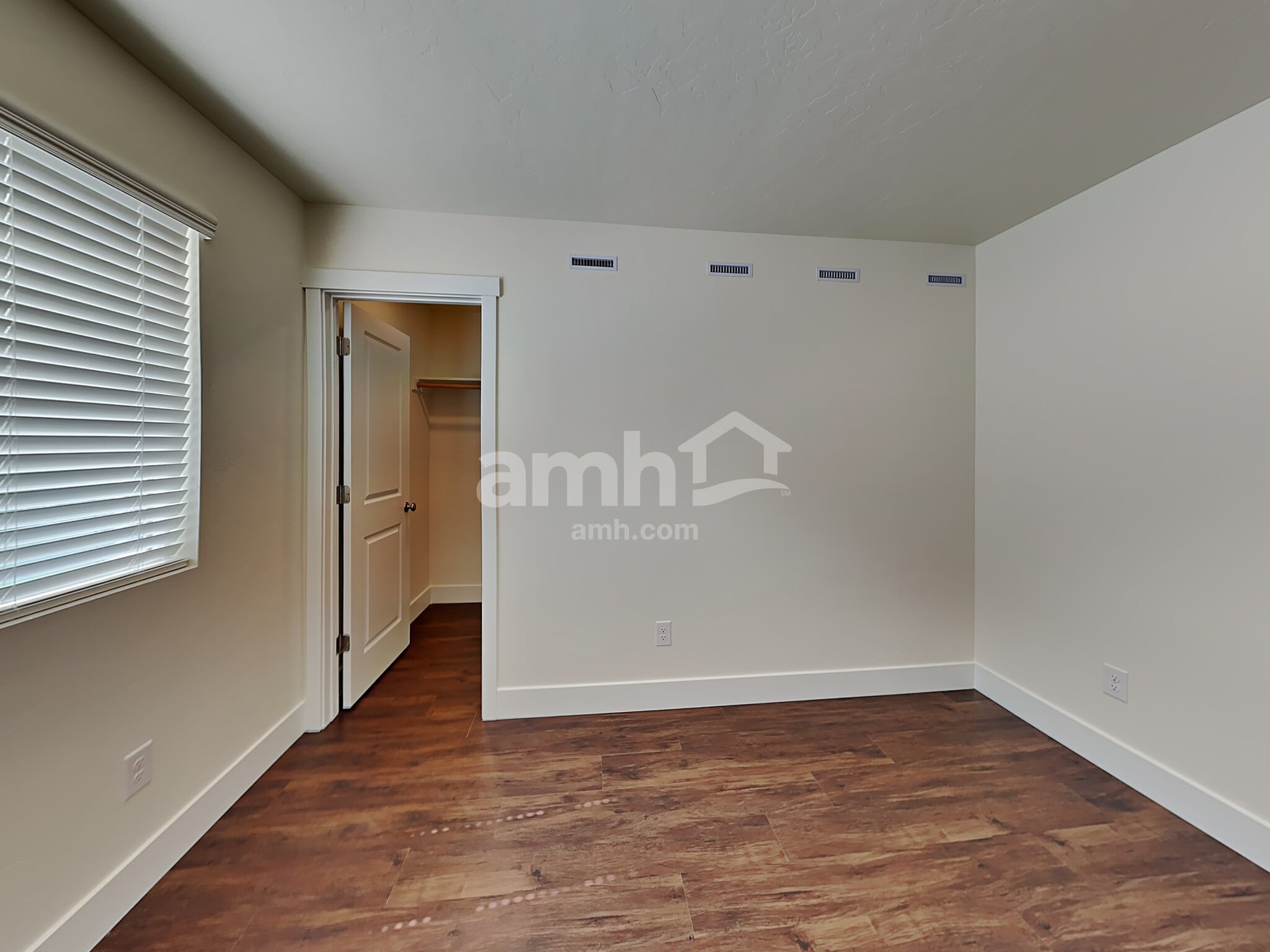 Building Photo - 9444 Wabash St