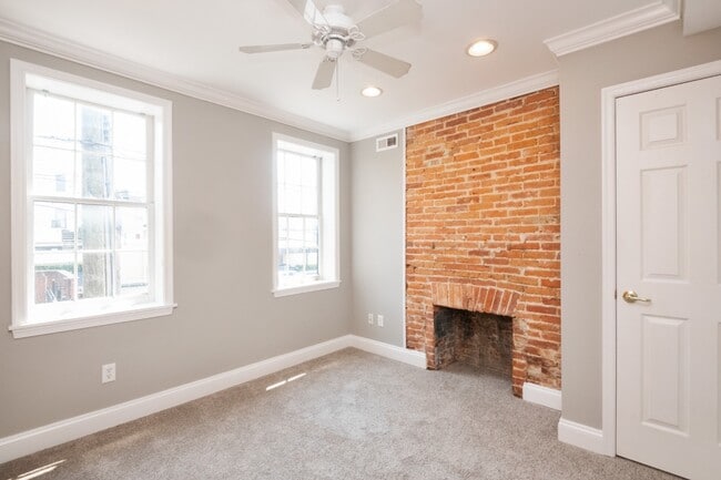 Building Photo - 520 S Bethel St