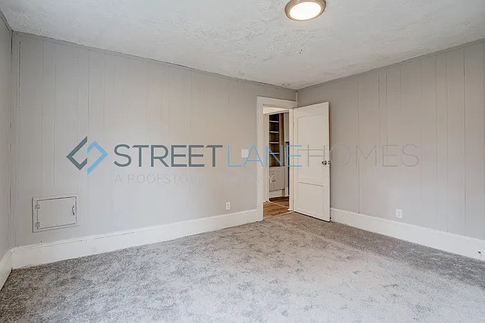 Building Photo - 405 Caughlin Ave