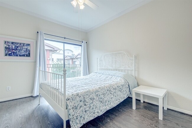 Building Photo - 9400 Bellaire Blvd