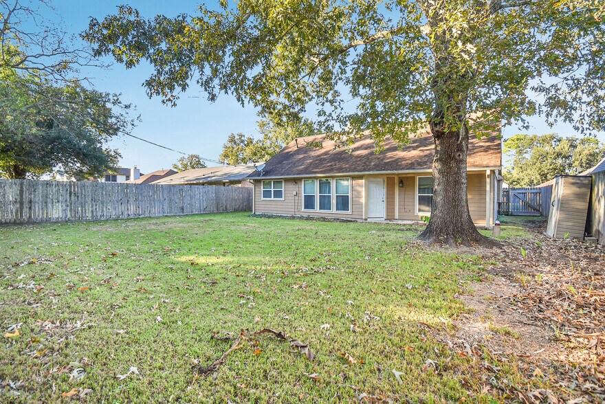 Building Photo - 1236 Sagebrush St