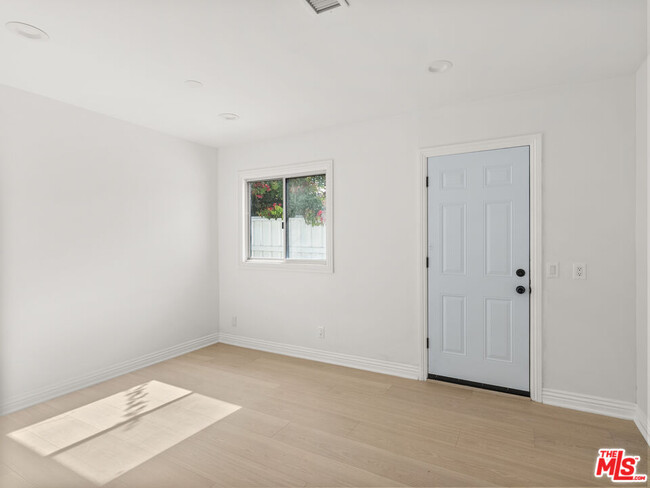 Building Photo - 9606 Arby Dr