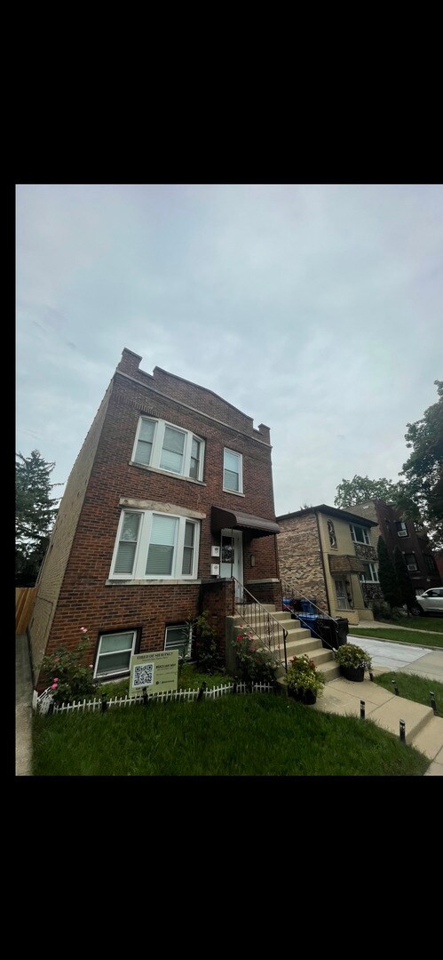 Building Photo - 4711 N Kenton Ave