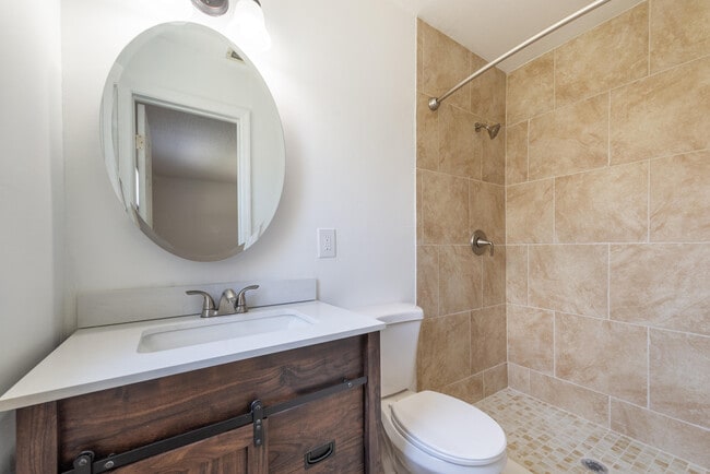 Building Photo - 6143 Tanglewood Dr NE