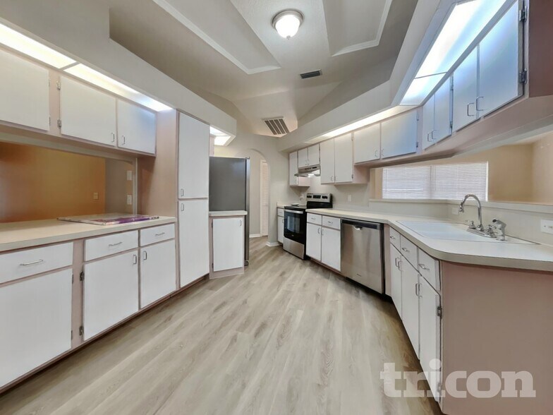 Building Photo - 7321 S Blue Sage