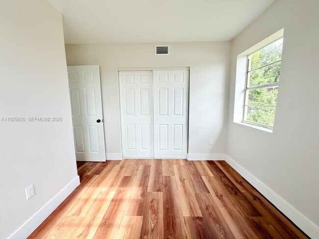 Building Photo - 4801 NW 33rd Ave