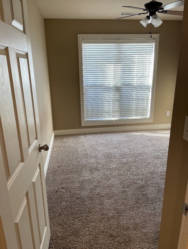 Building Photo - "Charming 3 Bedroom Home with 2 Full Baths in Jonesboro, AR - Don't Miss Out!"