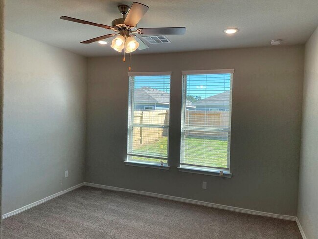Building Photo - 24814 Sierra Laurel Ln
