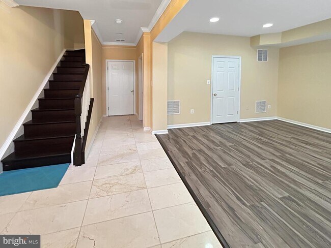 Building Photo - 44259 Huron Terrace