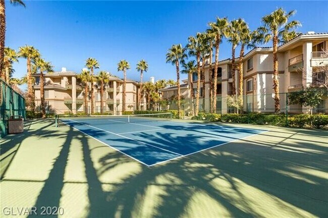 Building Photo - Spacious 3-Bedroom Condo in Guard-Gated Community with Garage