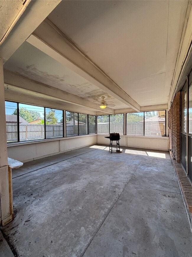 Building Photo - 10227 Gulf Meadows Dr