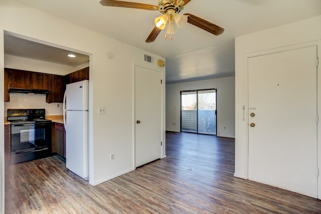 Building Photo - UPDATED 2 BEDROOM CONDO- Available August ...