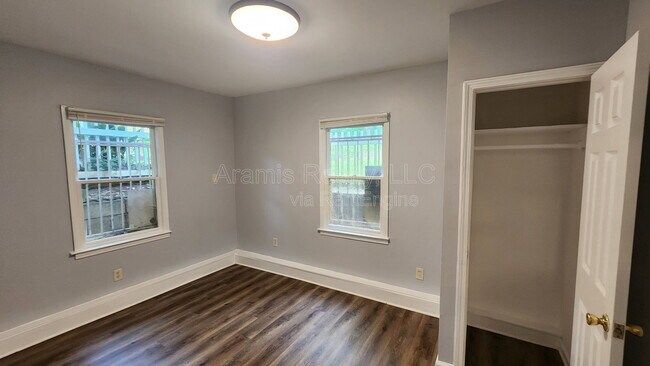 Building Photo - 2284 Alvin Dr NW