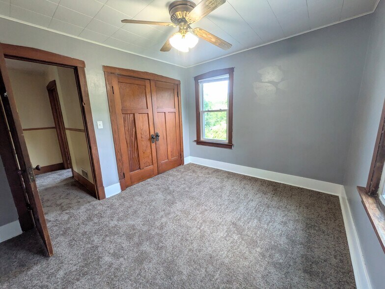 Bedroom 3 - 118 Harding Ave