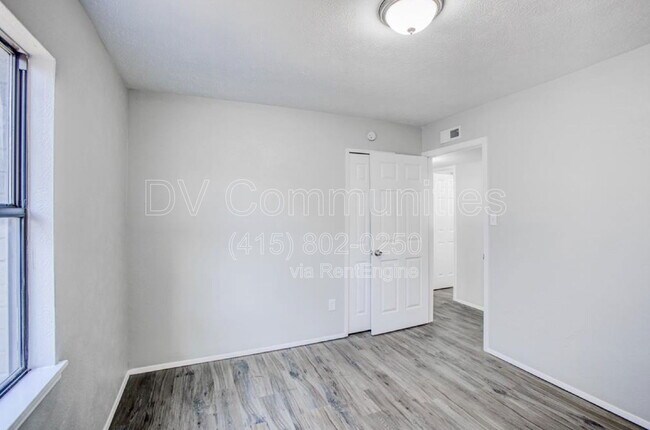 Building Photo - 5806 Evening Shadows Ln