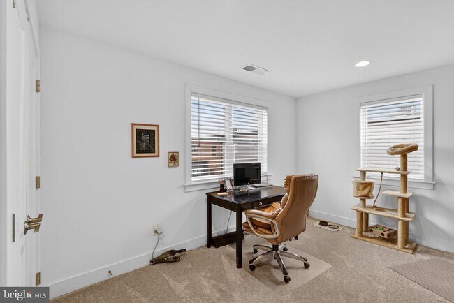 Building Photo - 3248 Royal Fern Pl