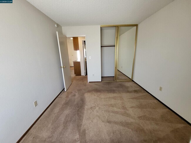 Building Photo - 375 Turquoise Dr