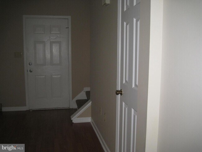 Building Photo - 2930 Packer St