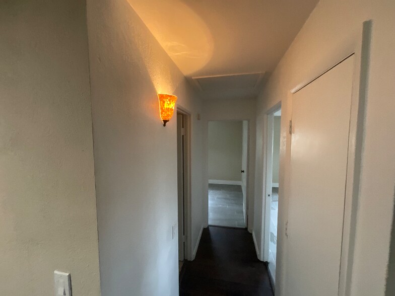 Building Photo - 11455 72nd Terrace N