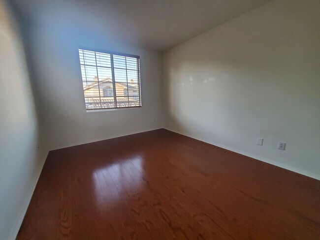 Building Photo - Wonderful 3 Bedroom 2.5 Bath Home in the h...