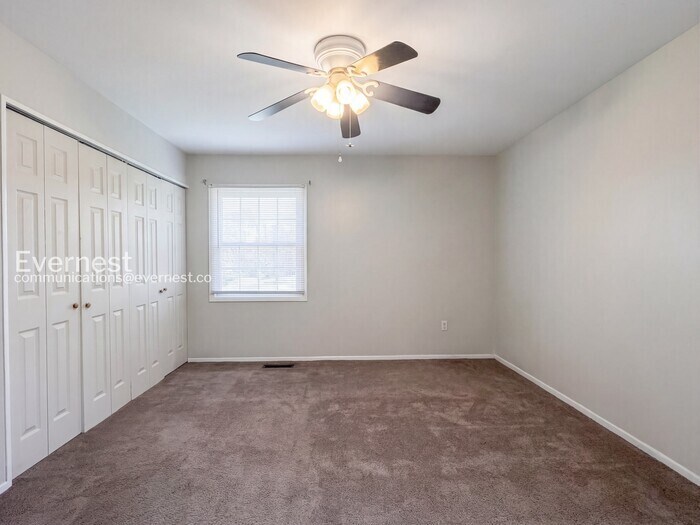 Building Photo - 2519 Kitmore Ln