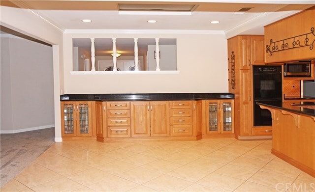 Building Photo - 9225 Talbert Ave