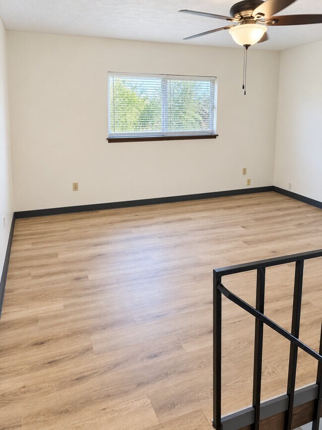 Building Photo - 725 Moull St