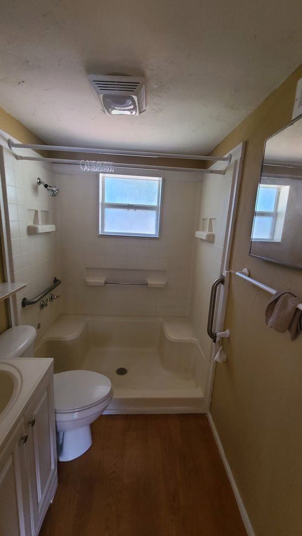Building Photo - Adorable 2/1 move in ready!
