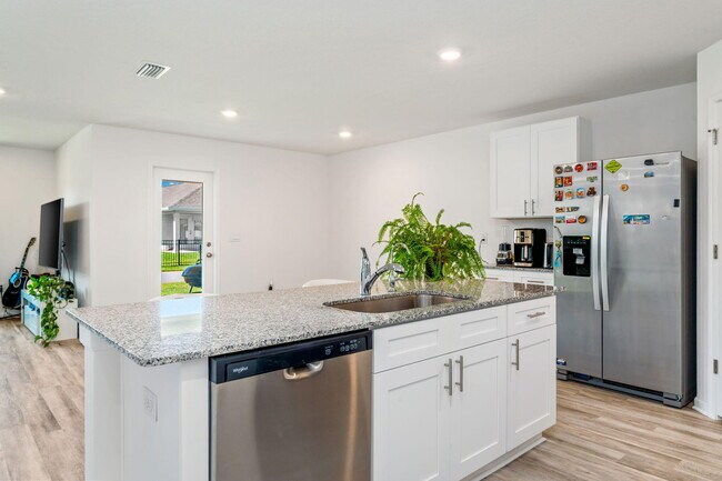 Building Photo - 103 Riverwalk Cir