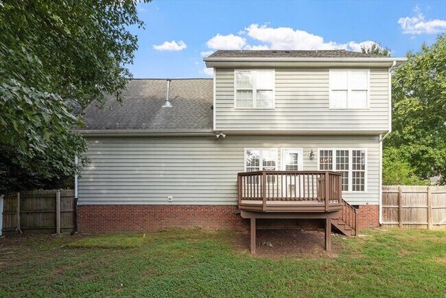 Building Photo - Spacious 4 Bedroom Raleigh Home - Fenced i...