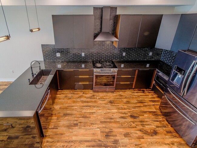 Building Photo - Three Bedroom Modern Olde Kensington Condo with Roofdeck