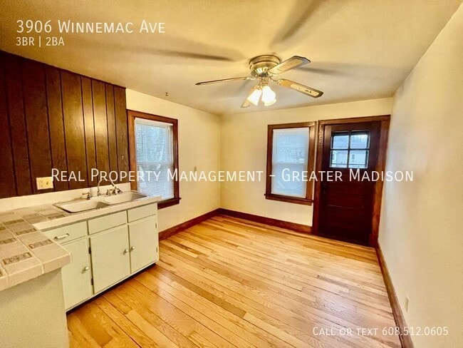 Building Photo - 3906 Winnemac Ave