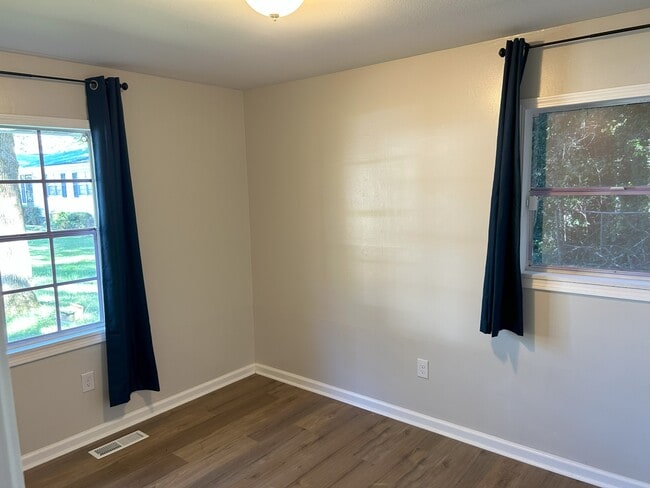 Building Photo - 3815 Ridgecrest Cir SW