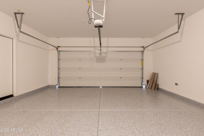 Building Photo - 20860 W Granada Rd
