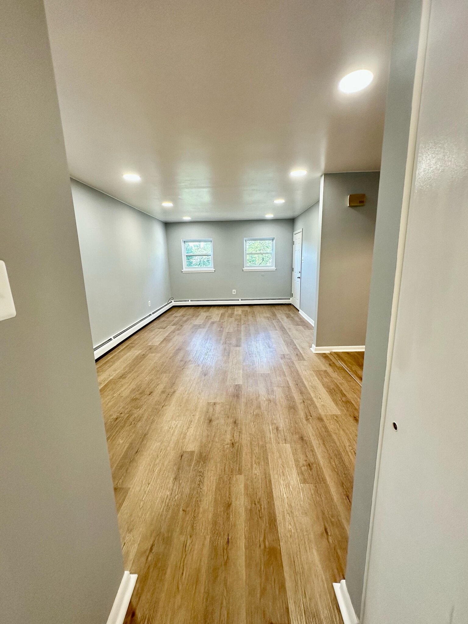 Building Photo - 424 Paxson Ave
